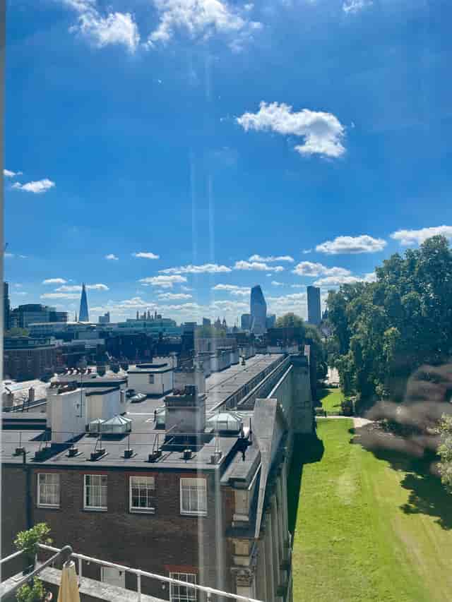 Meeting room for 14 with urban skyline, ideal for high-profile meetings and events.