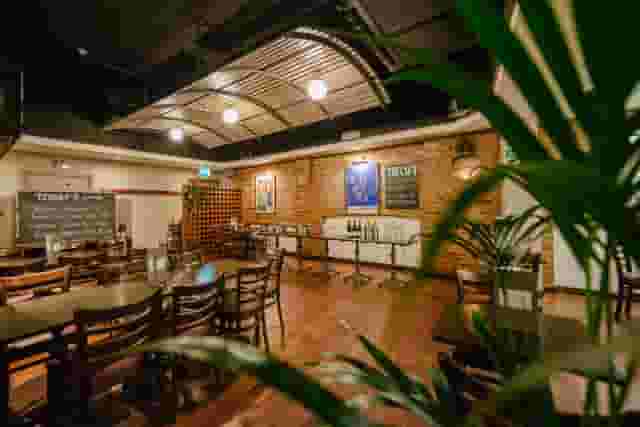 Willy's Wine Bar