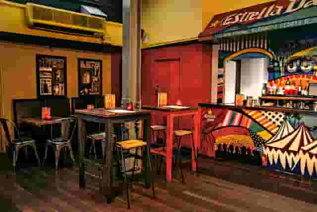 Trapeze Bar