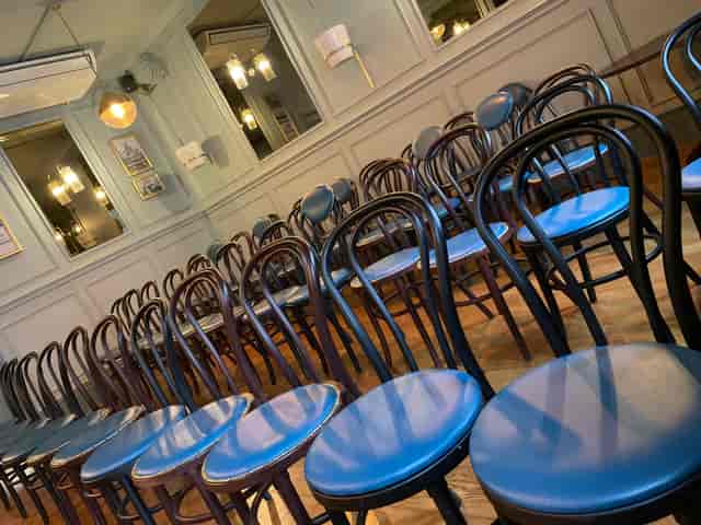 Judge's Chambers in Covent Garden: cozy wooden chairs for presentations and gatherings.