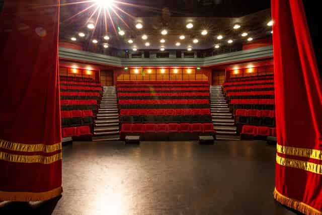 Shaw Theatre