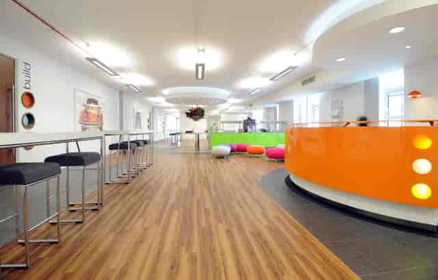 Modern open-concept meeting space in Manchester, ideal for creative gatherings and brainstorming.