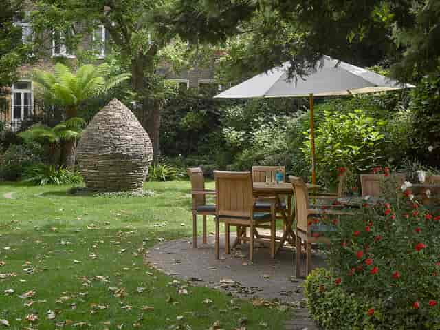 Charming garden at K+K Hotel George, perfect for relaxed gatherings and networking events.