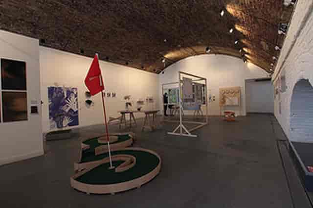 Versatile event space in Hoxton Arches with unique art for exhibitions and workshops.