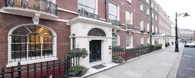 Hemingway GreenSpace: elegant brick building for upscale corporate events in London.