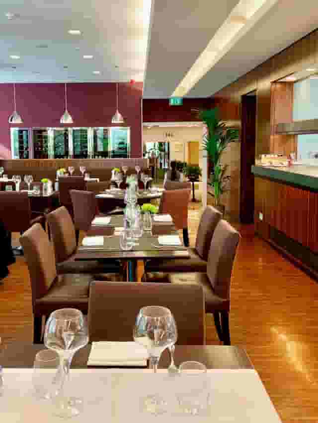 Dining & Bars