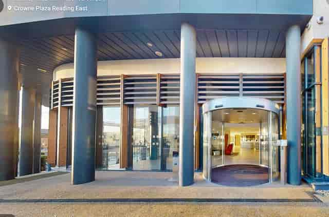 Crowne Plaza Reading - image 2