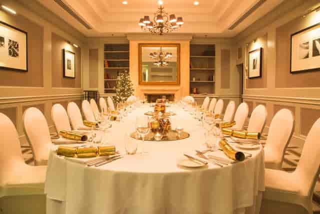 Elegant banquet table in Hyatt Regency Birmingham's Drawing Room for corporate events.