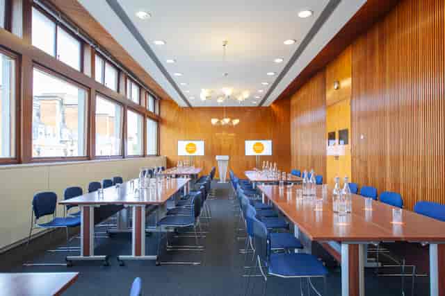 Meeting Rooms 1-4 in Congress Centre with U-shaped tables for professional gatherings.