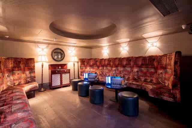 Stylish lounge at 100 Wardour Street, perfect for intimate meetings and networking events.