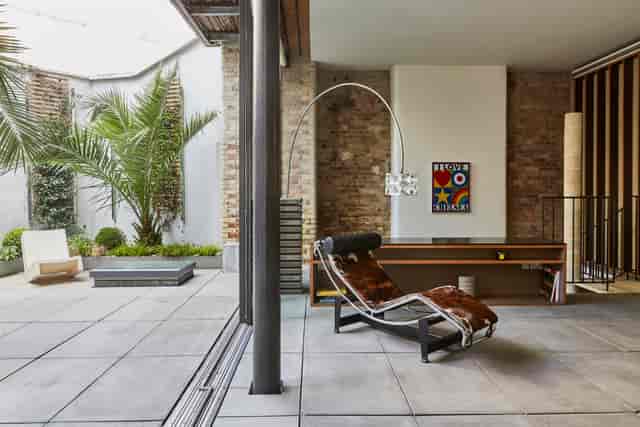 Modern lounge area in Dingley, Sizona for networking and informal meetings.