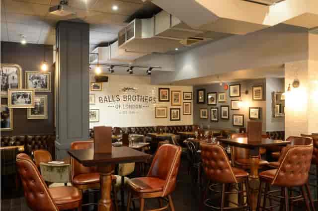 Stylish Main Bar at Balls Brothers, ideal for corporate meetings and social events.