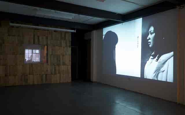Versatile Centrala Meeting room with wooden paneling, ideal for workshops and exhibitions.