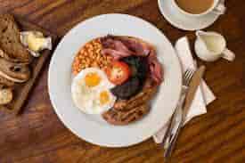 High-protein plated breakfast at The Hide, ideal for conference catering.