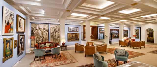 Ambulatory at Mercers' Hall, elegant breakout space for high-end corporate networking events.