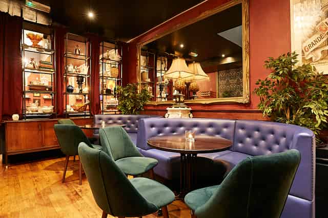 Back Lounge