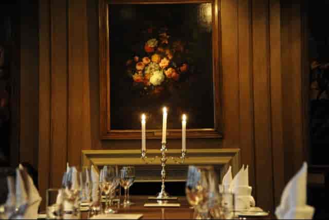 Elegant dining table in Painted Chamber, perfect for corporate dinners and private gatherings.