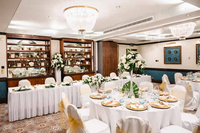 Van Dyke Suite
