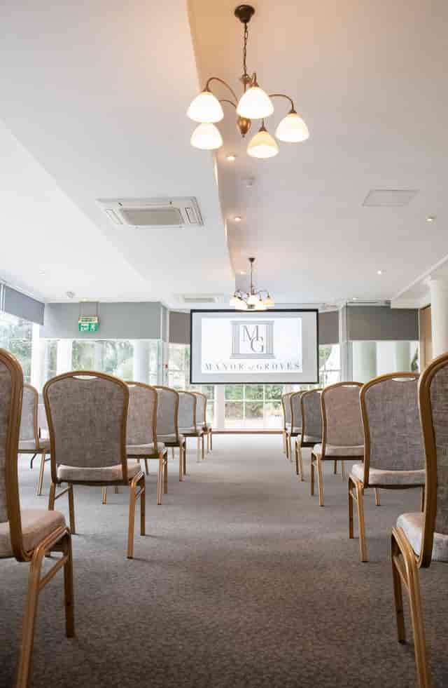 Colonnade Suite at Manor of Groves: elegant meeting space for corporate events.