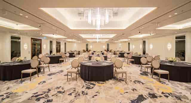 Jumeirah Carlton Tower - image 2