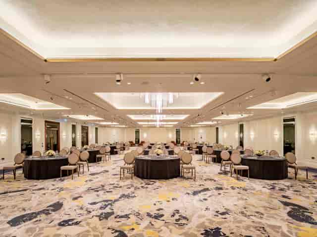 Jumeirah Carlton Tower - image 3