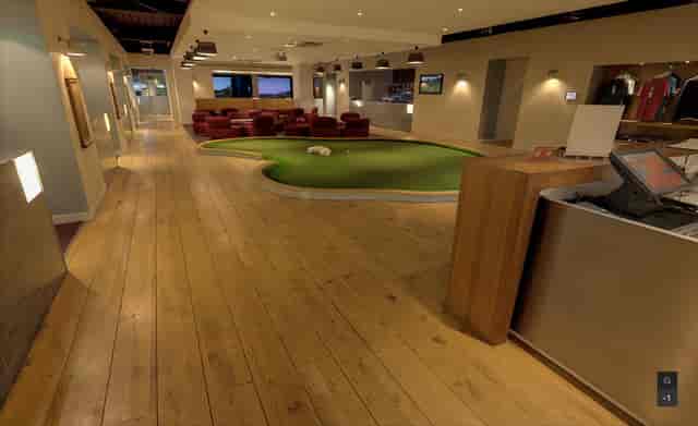 Urban Golf Smithfield - image 3