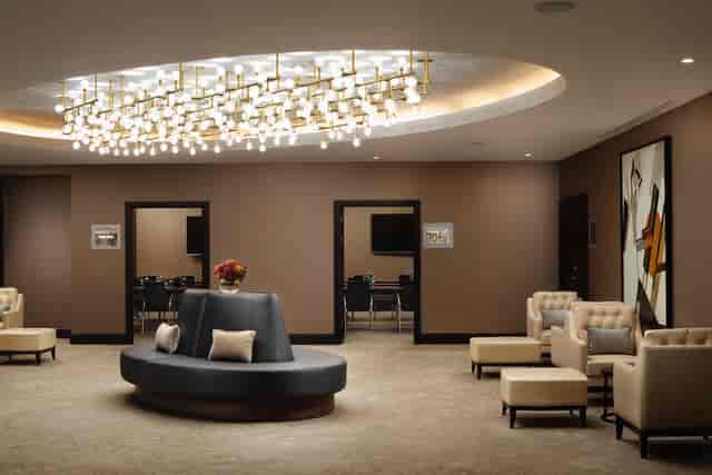 Blackfriars Boardroom at Hilton London Bankside, elegant chandelier, versatile event space.
