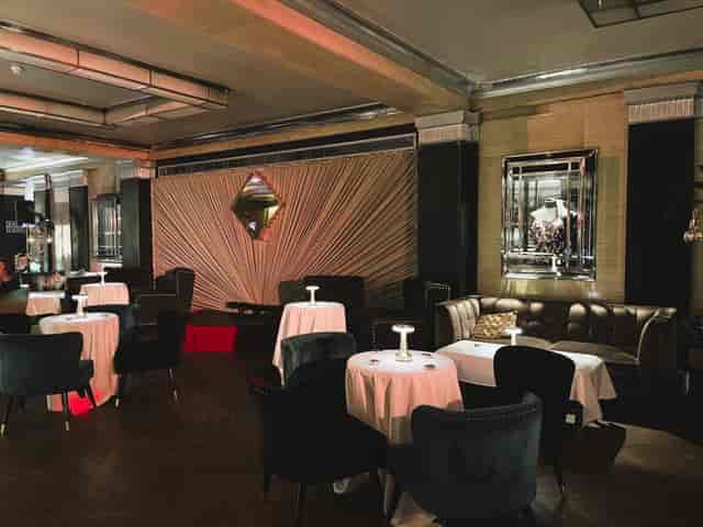 Elegant Rose Bar at The Bloomsbury Ballroom, ideal for cocktail receptions and networking.