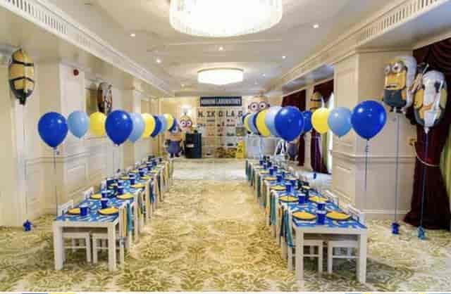 Alexander Room