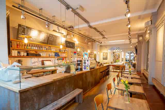 Stylish café in Notes Trafalgar Square, ideal for networking events and meetings.
