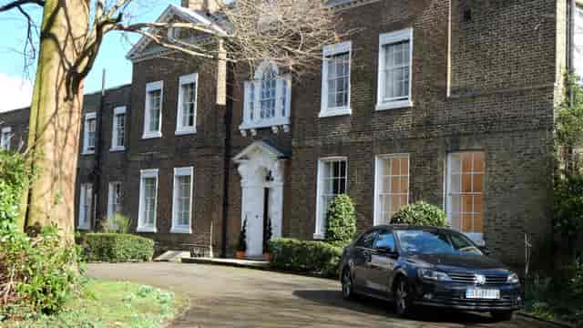 Lutyens' Room at Bell House: elegant venue for corporate retreats and workshops.