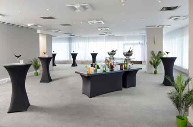 Novotel London West