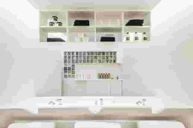 SALON64