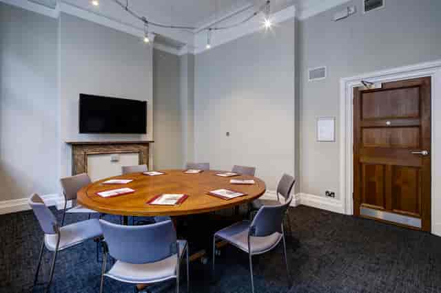Frederick Lanchester in a modern meeting room, ideal for workshops and discussions.