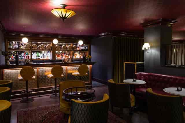 Stylish bar at Vintry and Mercer Hotel, ideal for networking events and cocktail receptions.