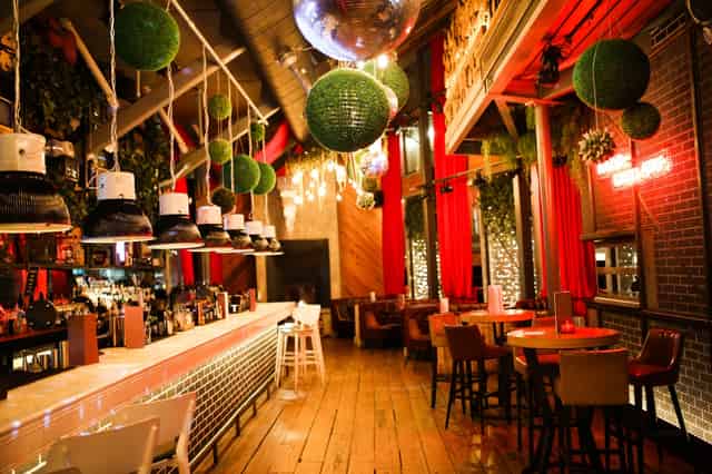 Impossible Main Bar/Restaurant