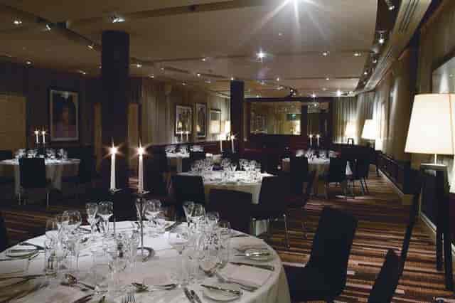 Elegant dining room in Zygmant Suite, perfect for corporate dinners and gala events.