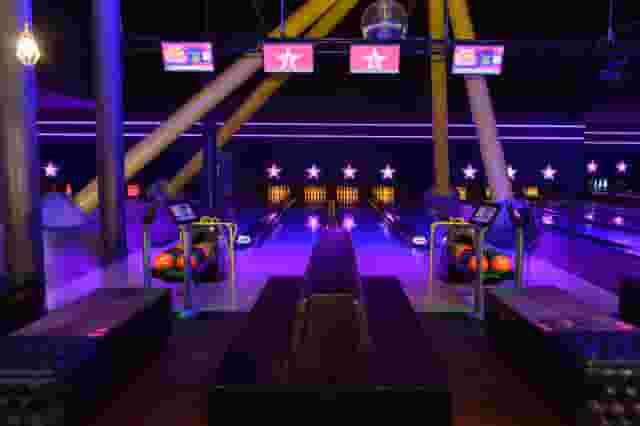 Hollywood Bowl London O2