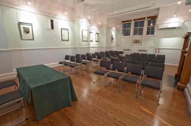 Farringdon Room at St Bride Foundation: modern meeting space with natural light for workshops.