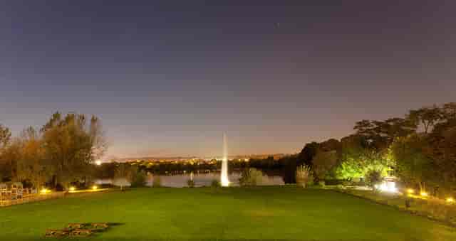 Riverside 4 venue at Crowne Plaza Marlow, featuring a fountain for evening receptions.