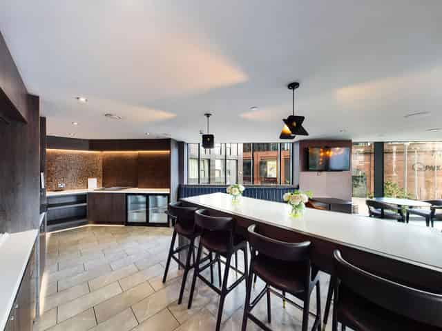 Embankment Lounge