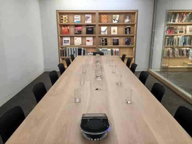 Modern conference room in Dessau Design Museum, ideal for professional meetings and presentations.