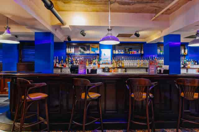 Stylish Lounge Bar in Revolution Cambridge, ideal for networking events and social gatherings.