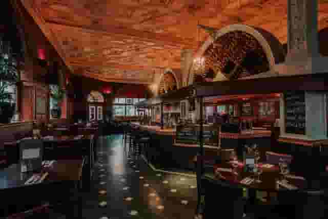 Jamies Ludgate Hill