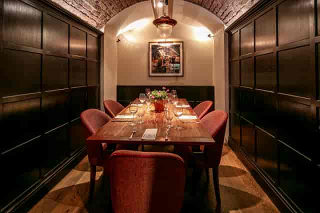 Intimate Board Room at Crusting Pipe, Covent Garden for private meetings and events.