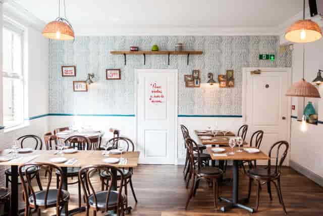 Agave dining room with rustic decor, perfect for intimate gatherings and corporate events.