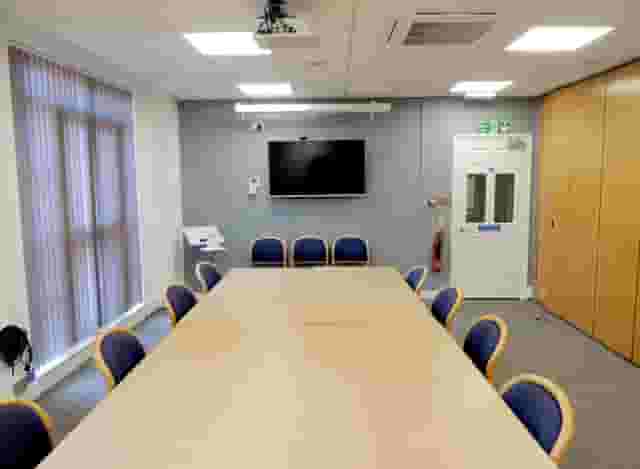 Room 2 (up to 14 people)