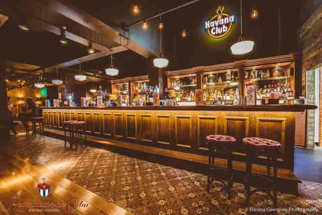 Stylish bar at Casa & Havana, perfect for networking events and gatherings.