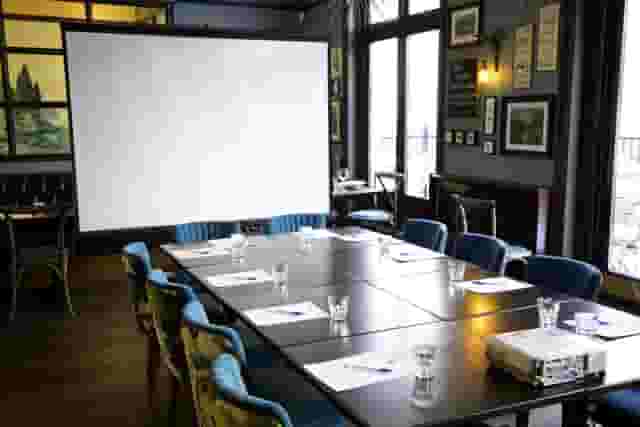 The Swan, Hyde Park
