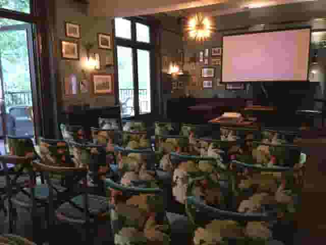 The Swan, Hyde Park